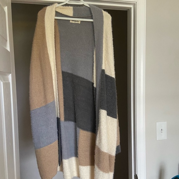 Neutral Color Block Cardigan - Picture 2 of 3